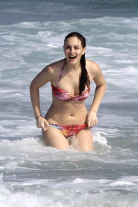 Leighton Meester paparazzi bikini