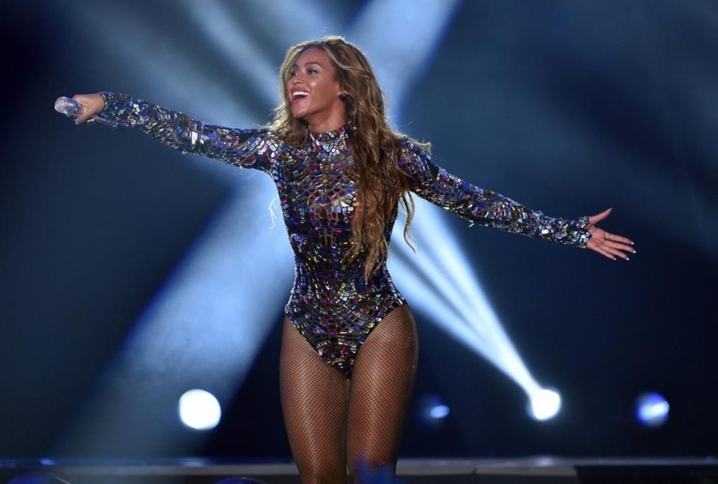 beyonce-on-stage